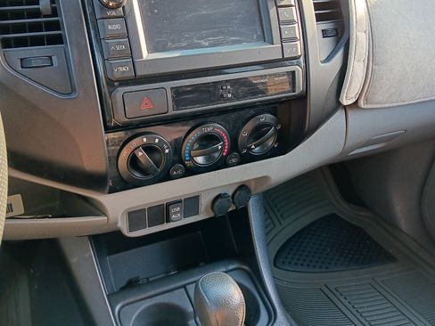 Used 2013 Toyota Tacoma PreRunner image 13