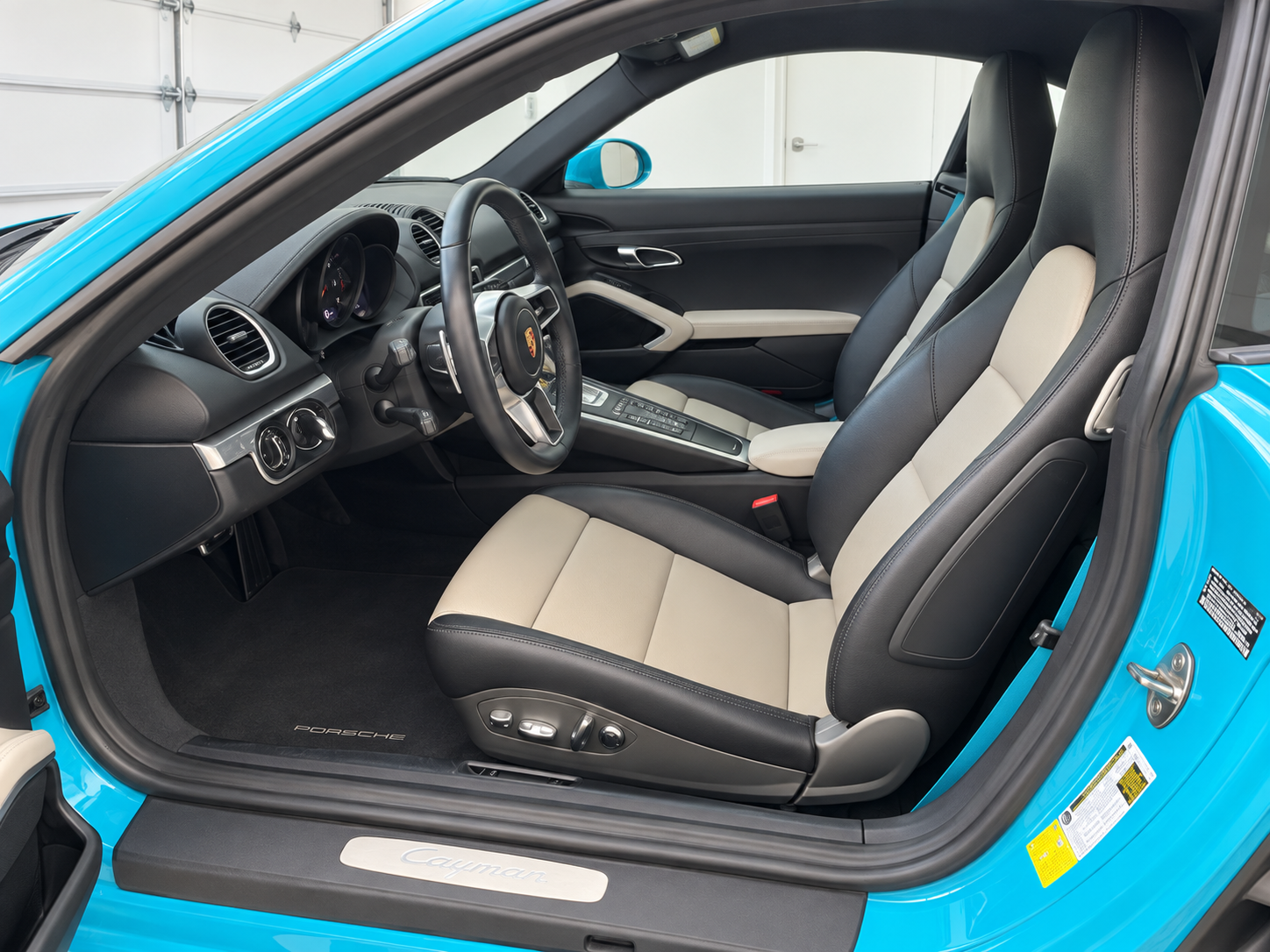 Used 2019 Porsche 718 Cayman RWD image 6