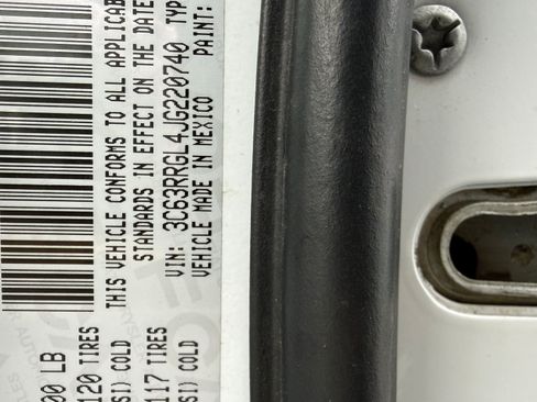 Used 2018 RAM 3500 Tradesman w/ Chrome Appearance Group image 5