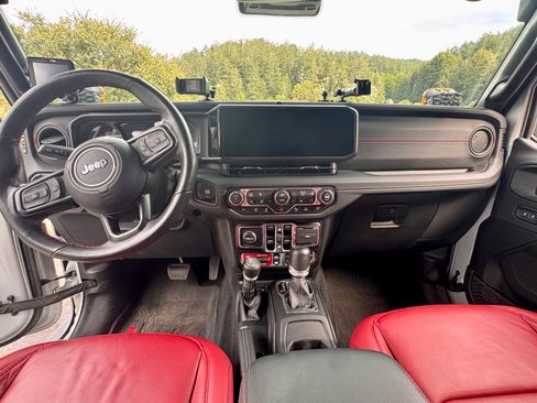 Used 2024 Jeep Wrangler Unlimited Rubicon 392 image 13