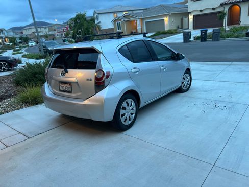 Used 2014 Toyota Prius C One image 4