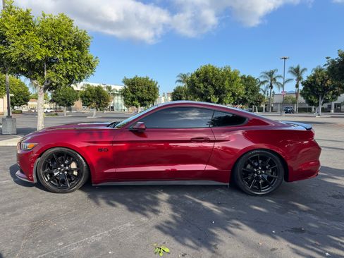 Used 2017 Ford Mustang GT w/ Black Accent Package RWD image 2