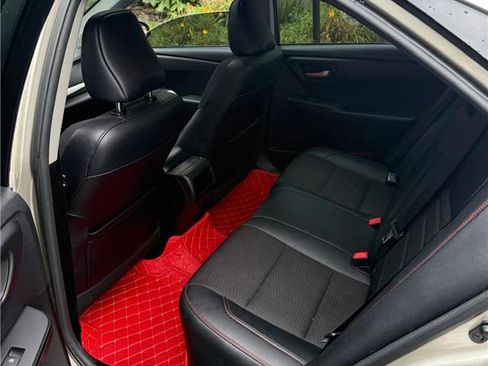 Used 2016 Toyota Camry SE image 13