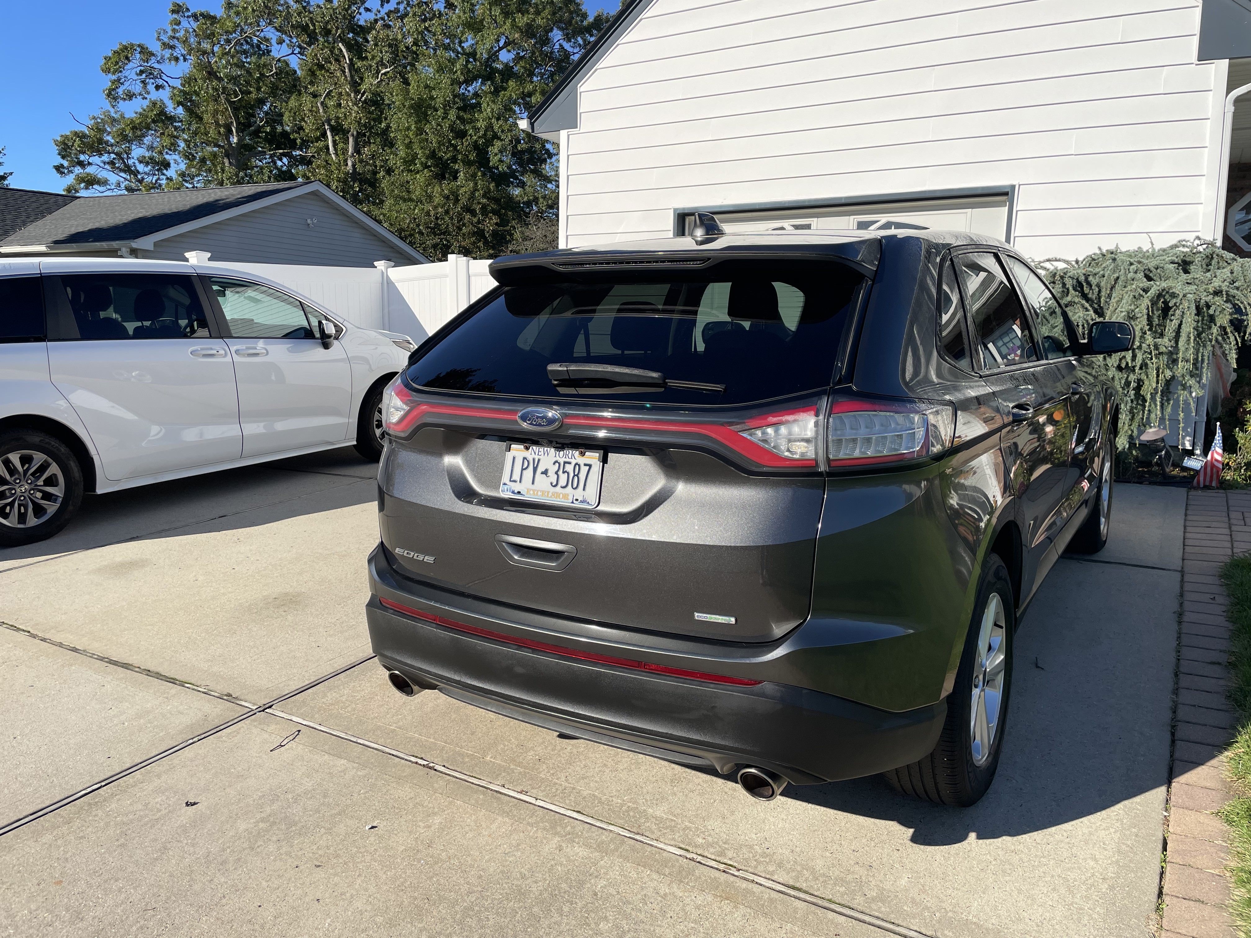 Used 2015 Ford Edge SE FWD image 4