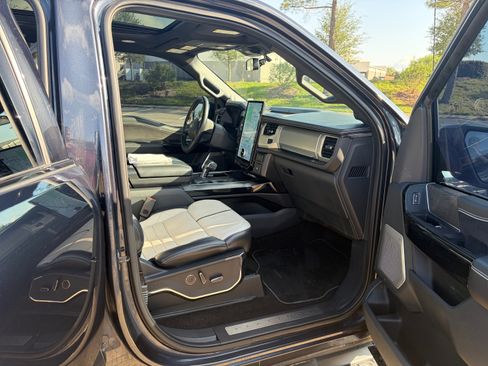 Used 2022 Ford F150 Lightning Platinum AWD/4WD image 16