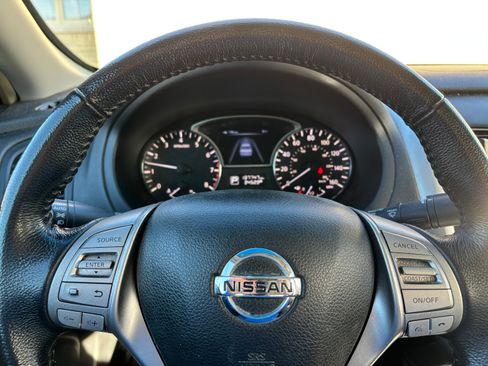 Used 2013 Nissan Altima 2.5 SV image 11