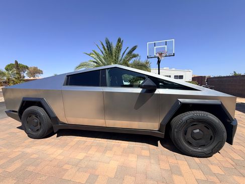 Used 2026 Tesla Cybertruck AWD Crew Cab image 11