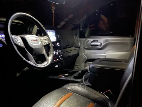 Used 2020 GMC Sierra 2500 AT4 w/ AT4 Premium Package image 8