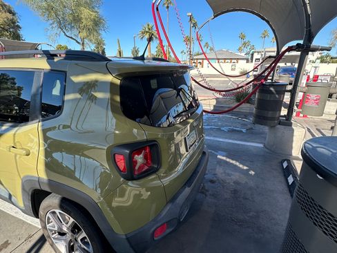 Used 2015 Jeep Renegade Latitude image 6