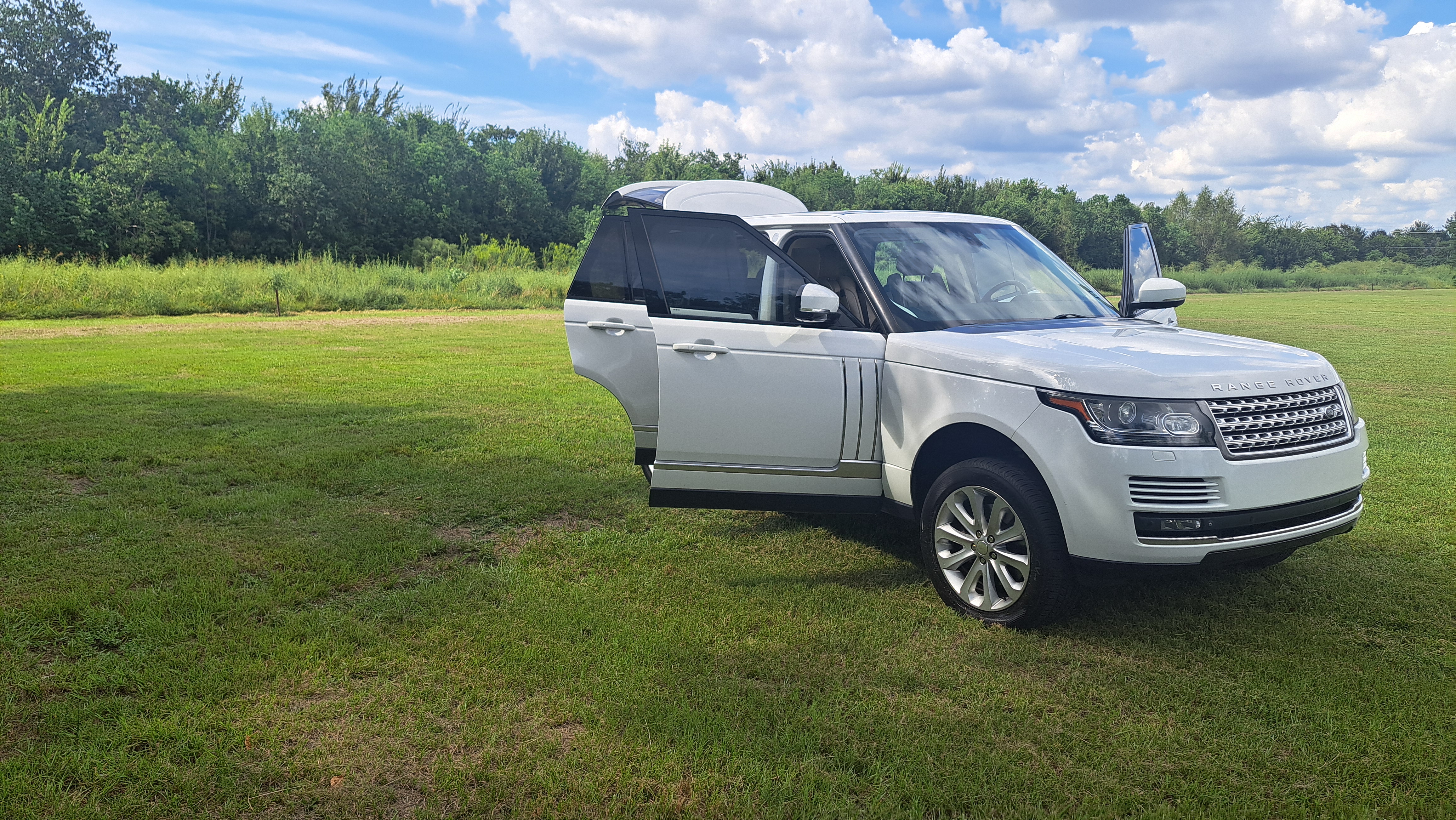 Used 2015 Land Rover Range Rover HSE AWD/4WD image 25