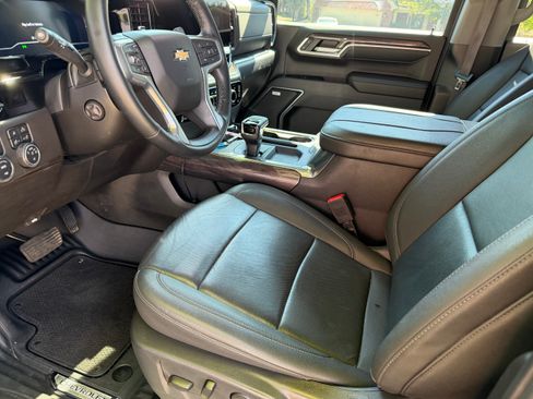 Used 2024 Chevrolet Silverado 1500 LTZ w/ Technology Package AWD/4WD image 10