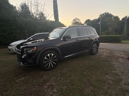 Used 2021 Mercedes-Benz GLB 250 4MATIC image 4