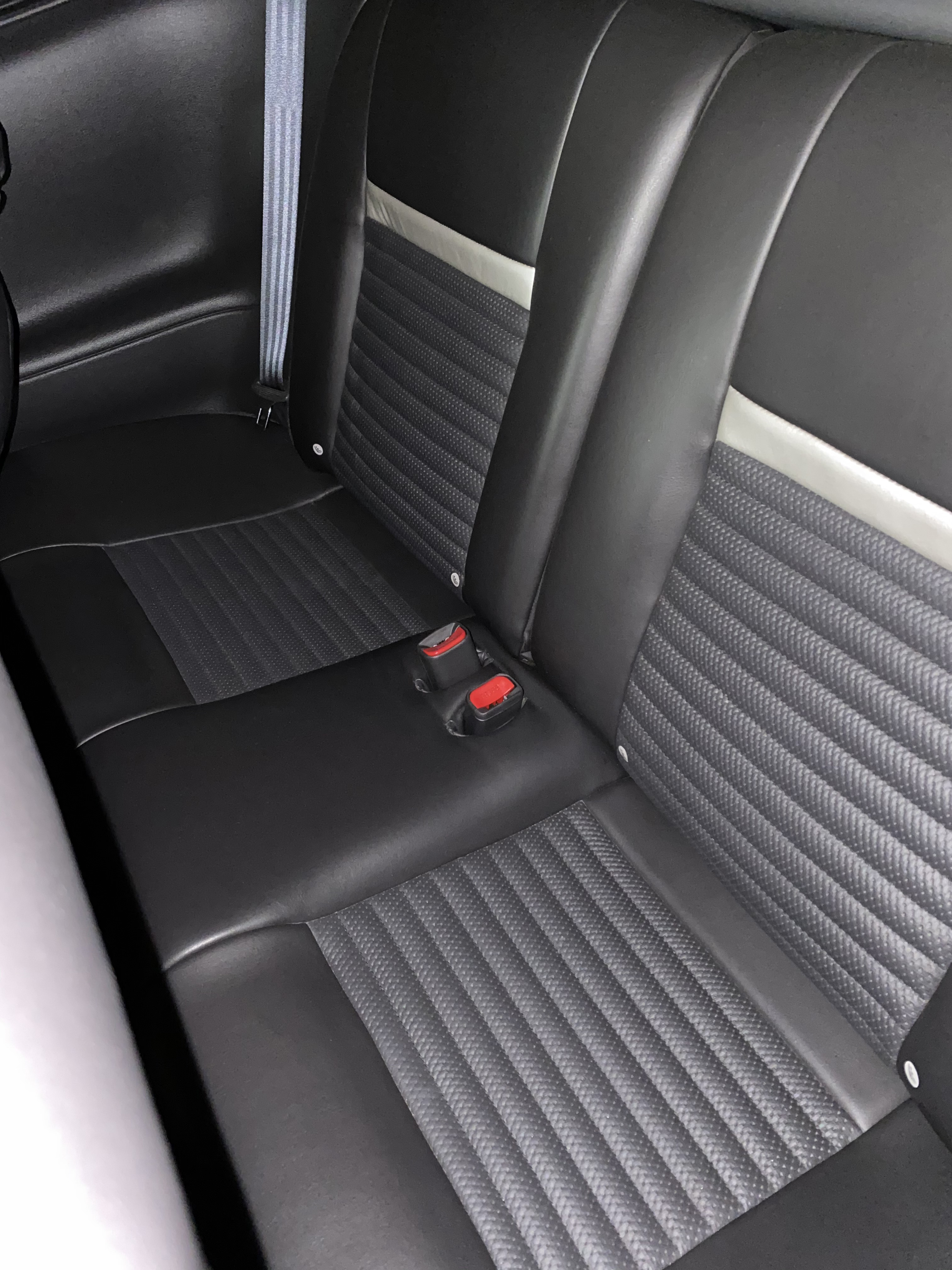Used 2004 Ford Mustang Mach 1 RWD image 9