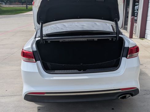 Used 2017 Kia Optima LX FWD image 10