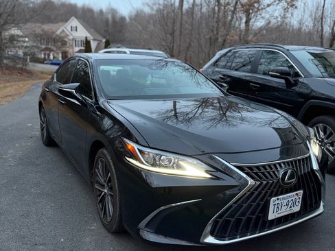 Used 2023 Lexus ES 350 w/ Premium Package image 8