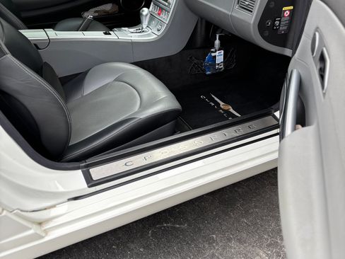 Used 2004 Chrysler Crossfire Coupe image 10