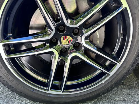 Used 2021 Porsche Macan image 9