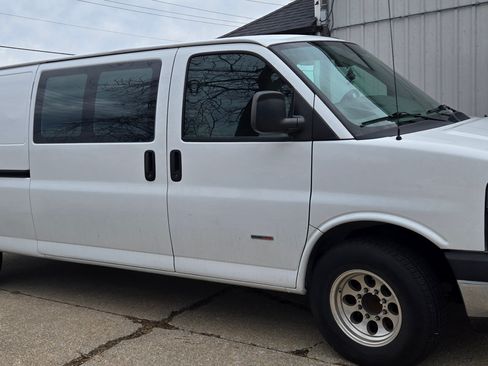 Used 2013 GMC Savana 2500 Extended image 4