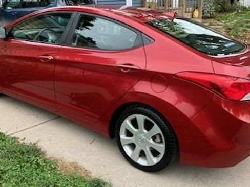Used 2013 Hyundai Elantra Limited FWD image 2