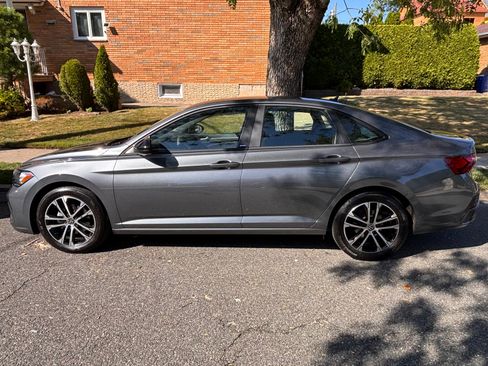 Used 2023 Volkswagen Jetta Sport FWD image 5