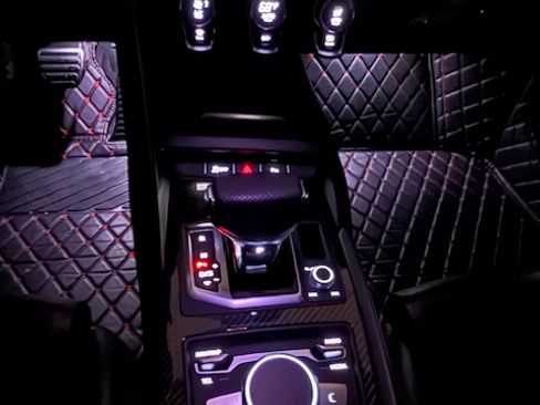 Used 2020 Audi R8 V10 performance image 30