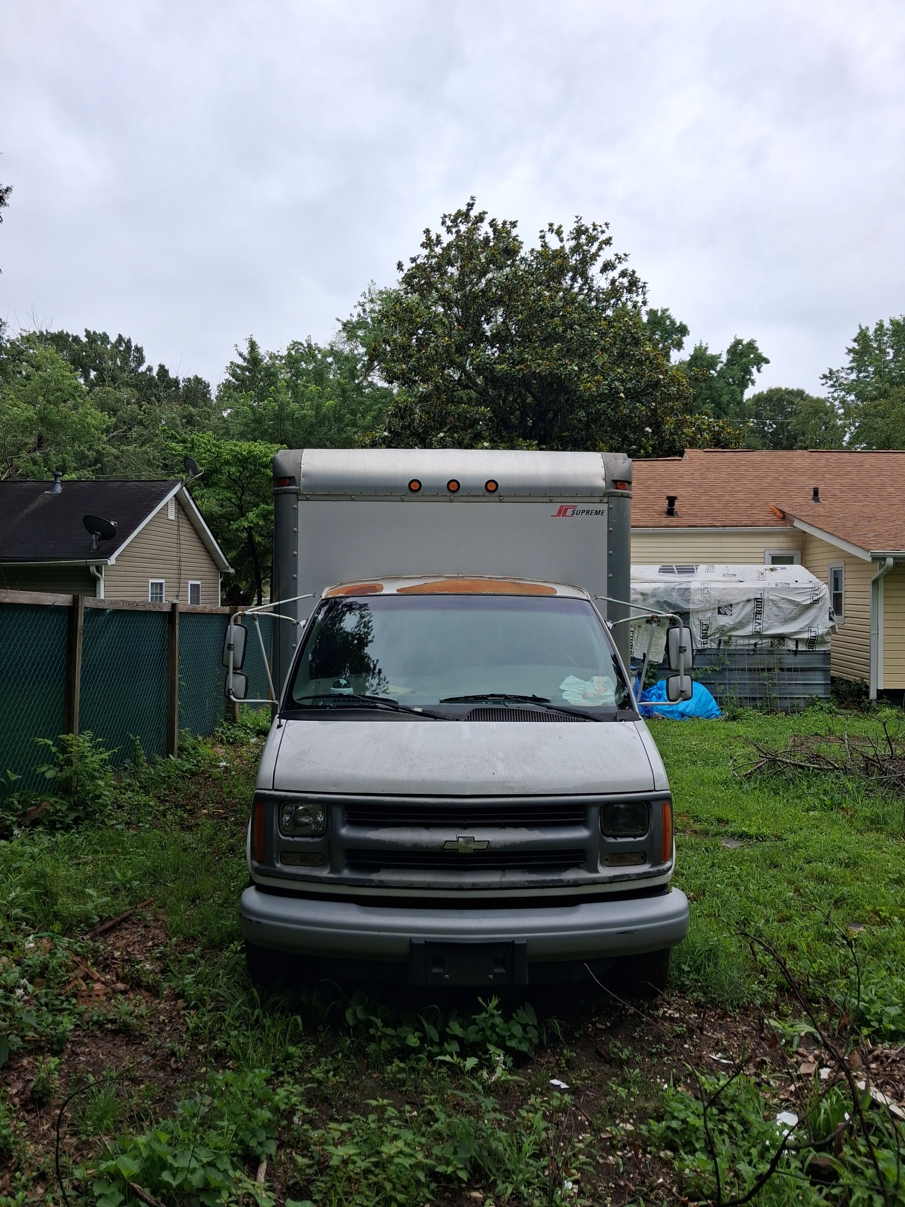 Used 1999 Chevrolet Express 3500 RWD image 2