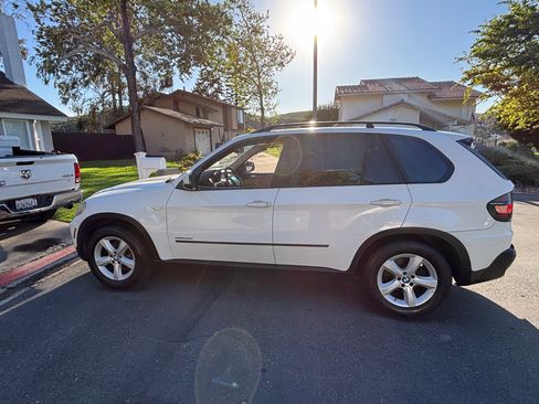 Used 2009 BMW X5 xDrive35d image 9