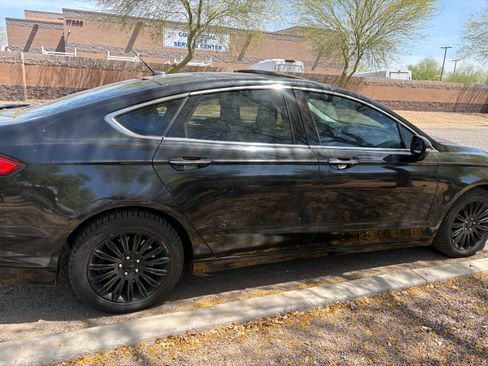Used 2014 Ford Fusion Energi Titanium w/ Driver Assist Package FWD image 2