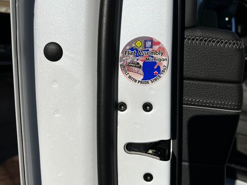 Used 2024 GMC Sierra 3500 Denali w/ Denali Reserve Package image 8