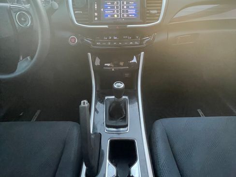 Used 2016 Honda Accord EX image 28