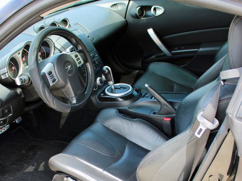 Used 2007 Nissan 350Z Touring w/ Cargo Convenience Pkg RWD image 12