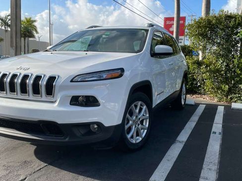 Used 2017 Jeep Cherokee Latitude image 5
