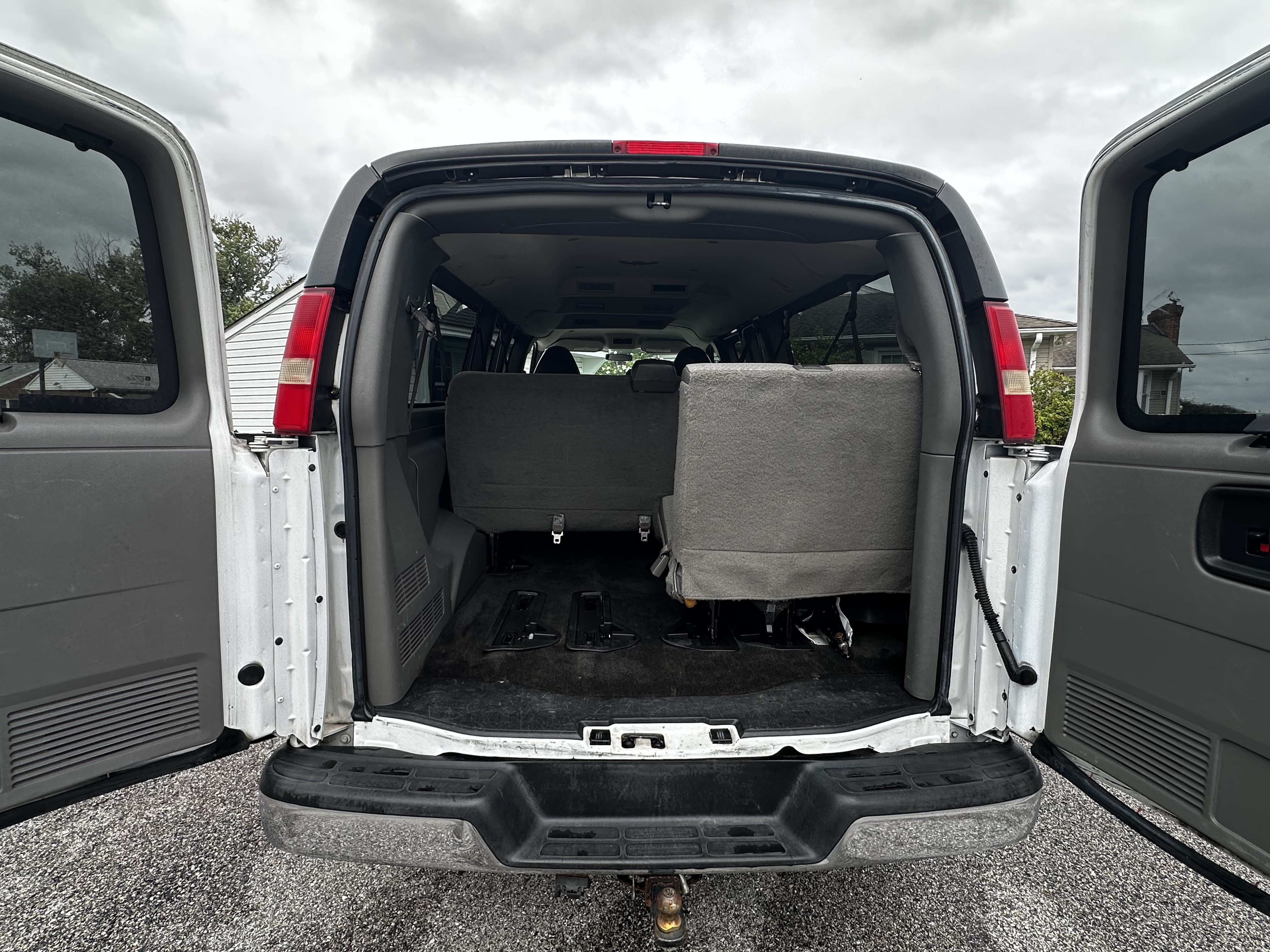 Used 2015 Chevrolet Express 3500 LT w/ LT Preferred Equipment Group RWD image 11