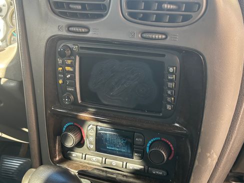 Used 2004 Buick Rainier CXL Plus w/ Sun And Satellite Package image 12