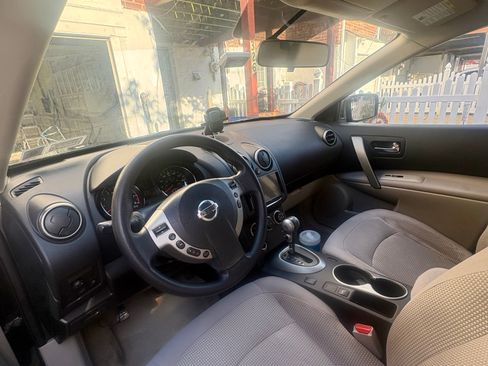 Used 2012 Nissan Rogue SV AWD/4WD image 4