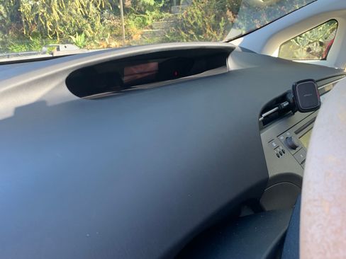 Used 2015 Toyota Prius Four image 14