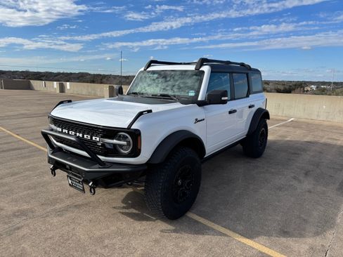 Used 2023 Ford Bronco Wildtrak image 1