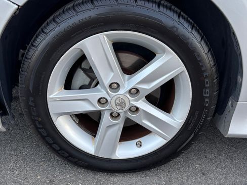 Used 2012 Toyota Camry SE image 10