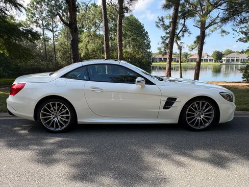 Used 2018 Mercedes-Benz SL 550 image 8