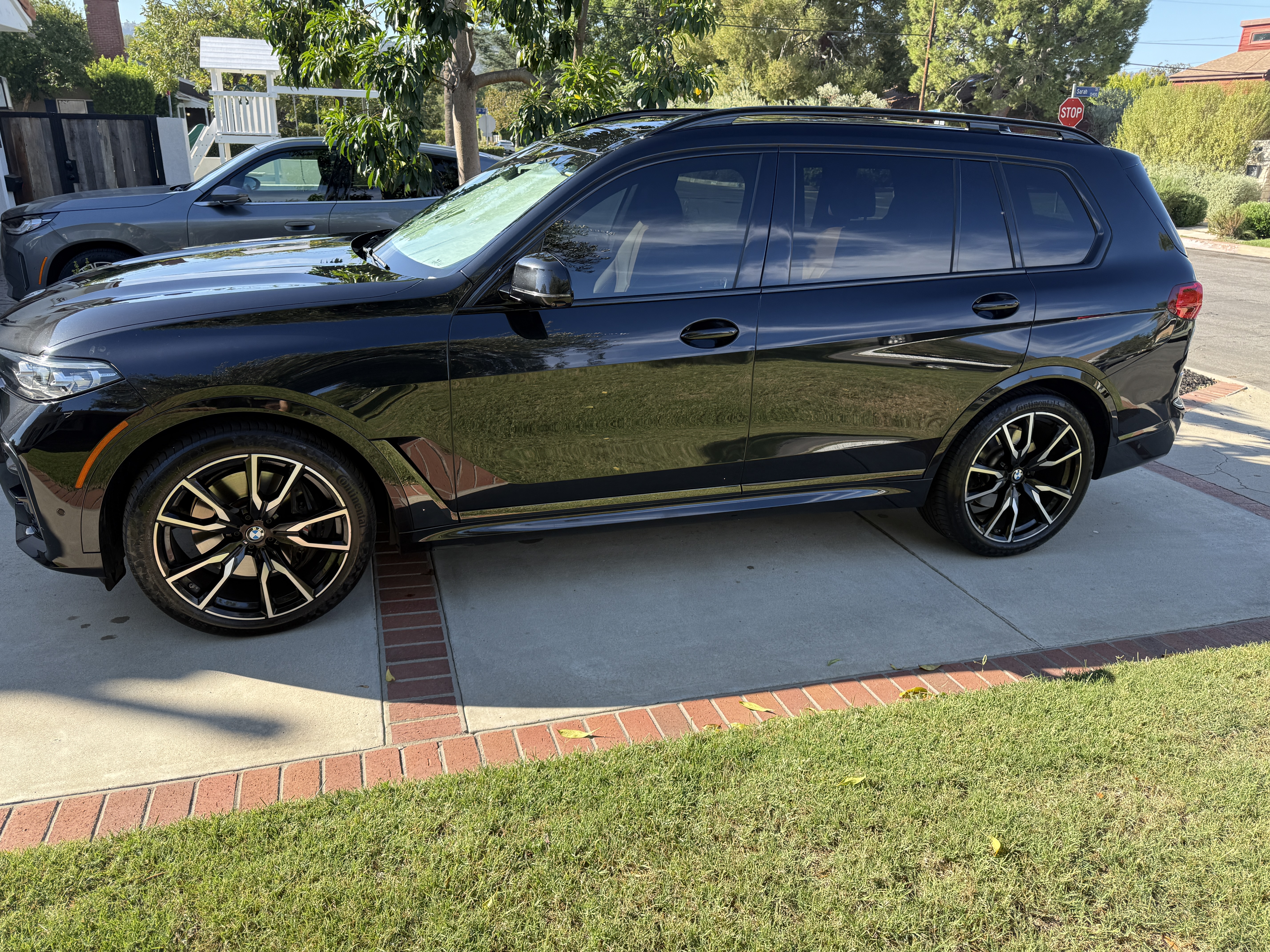 Used 2021 BMW X7 xDrive40i w/ M Sport Package AWD/4WD image 18