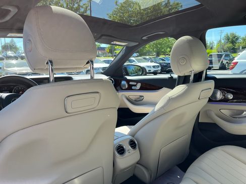 Used 2018 Mercedes-Benz E 300 4MATIC image 24