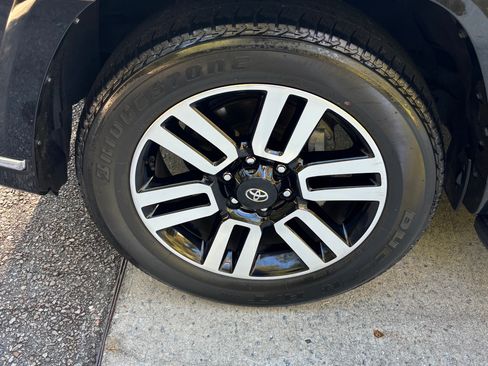 Used 2022 Toyota 4Runner Limited image 17