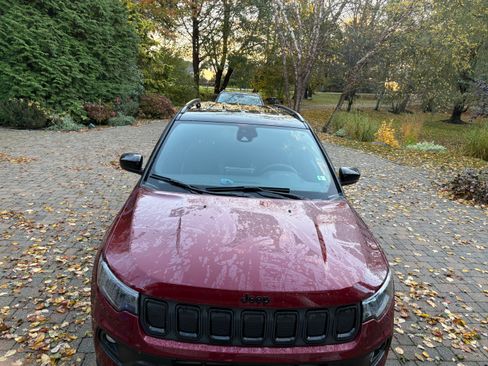 Used 2022 Jeep Compass Latitude image 12