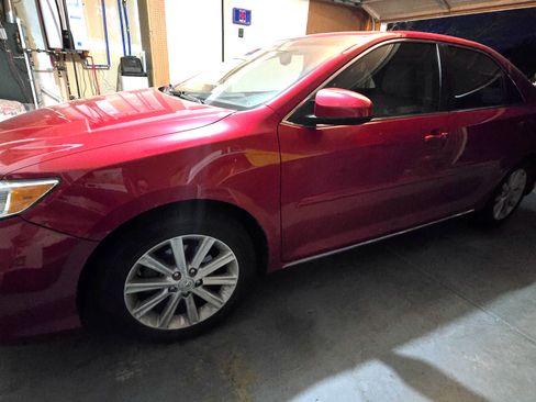 Used 2013 Toyota Camry XLE w/ Leather Pkg image 4