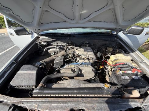 Used 1996 Toyota T100 DX image 9