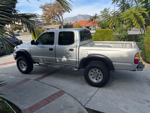 Used 2002 Toyota Tacoma PreRunner image 2