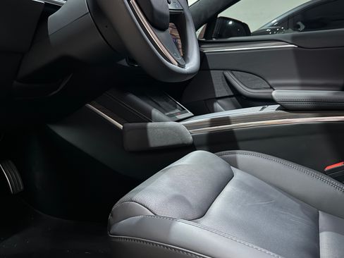 Used 2023 Tesla Model S Standard Range image 6