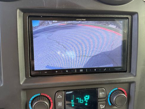 Used 2005 HUMMER H2 w/ Preferred Equipment Group image 13