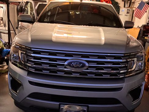 Used 2018 Ford Expedition Limited image 1