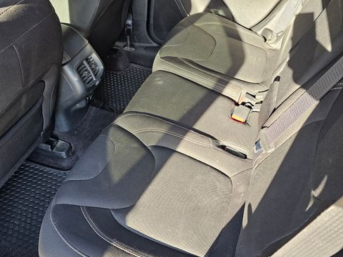 Used 2016 Jeep Cherokee Latitude w/ Cold Weather Group image 12